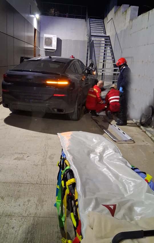 stiri romania foto accident mortal in parcarea unui centru medical 918476 stiri romania foto accident mortal in parcarea unui centru medical 918476