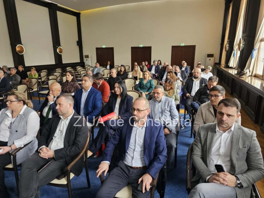 foto video sedinta la prefectura constanta privind dreptul de proprietate asupra domeniului public in foto video sedinta la prefectura constanta privind dreptul de proprietate asupra domeniului public in