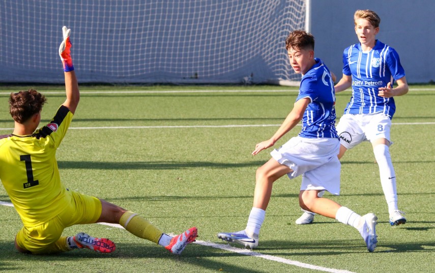 Bogdan Ilie nu iartă portarii adverși. Sursa foto: Academia Hagi