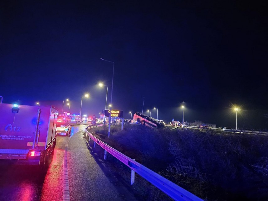 foto video update autobuz iesit in afara partii carosabile la iesire din municipiul braila spre galati foto video update autobuz iesit in afara partii carosabile la iesire din municipiul braila spre galati