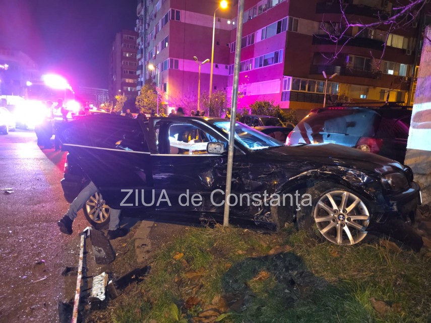 FOTO+VIDEO: Accident grav intre strazile Mihail Jora si Eduard Caudella din Constanta. Trei masini, implicate  