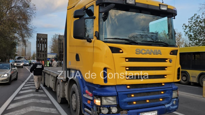foto vide0 oficial de la ipj constanta despre accident rutier cu trei vehicule implicate pe bulevardul foto vide0 oficial de la ipj constanta despre accident rutier cu trei vehicule implicate pe bulevardul