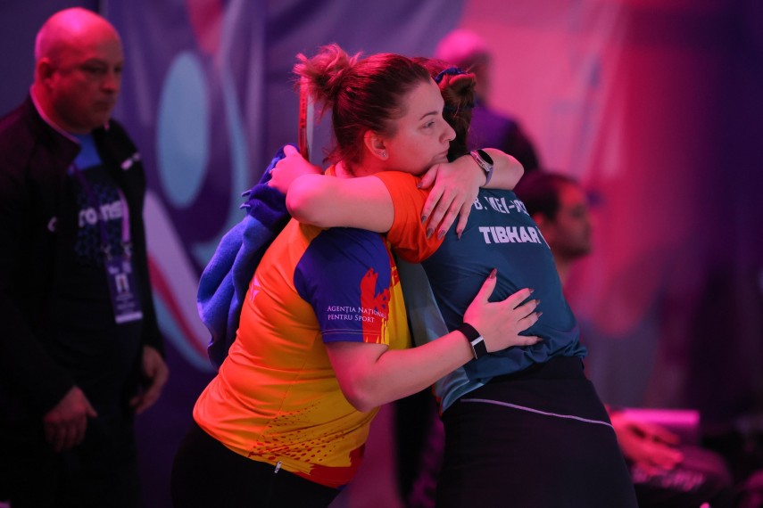 Bianca Mei-Roșu și Anamaria Sebe. Sursa foto: Facebook (Federația Română de Tenis de Masă)