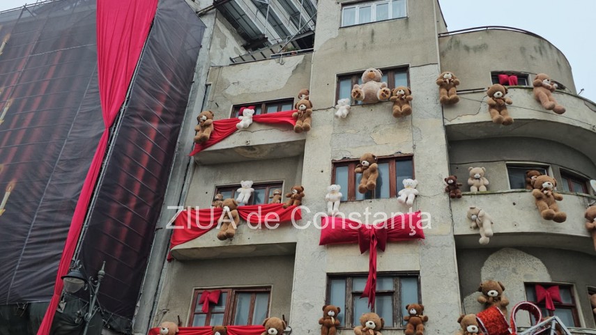 foto video ursi de plus atarnati pe pe fatada cladiri din piata ovidiu organizatori am dorit sa mai acopar foto video ursi de plus atarnati pe pe fatada cladiri din piata ovidiu organizatori am dorit sa mai acopar