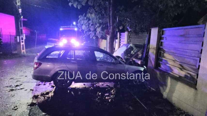 foto video pompierii din constanta in alerta dupa un accident produs in valu lui traian un barbat a ajuns foto video pompierii din constanta in alerta dupa un accident produs in valu lui traian un barbat a ajuns