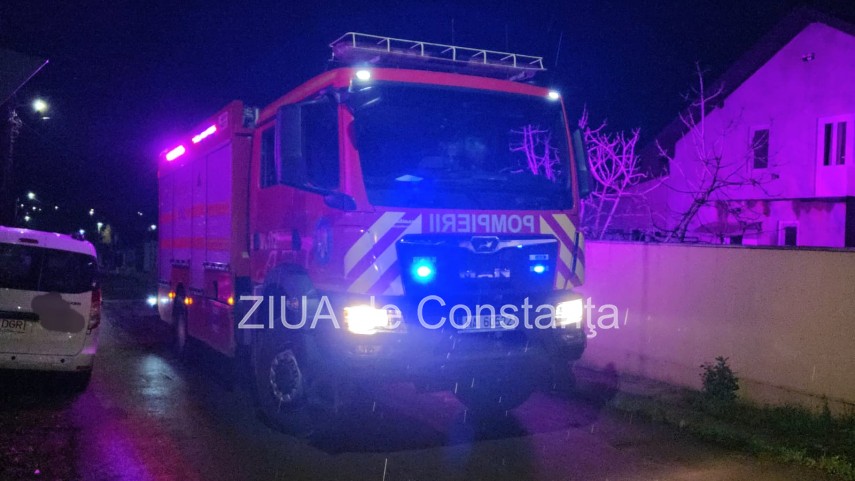 foto video pompierii din constanta in alerta dupa un accident produs in valu lui traian un barbat a ajuns foto video pompierii din constanta in alerta dupa un accident produs in valu lui traian un barbat a ajuns