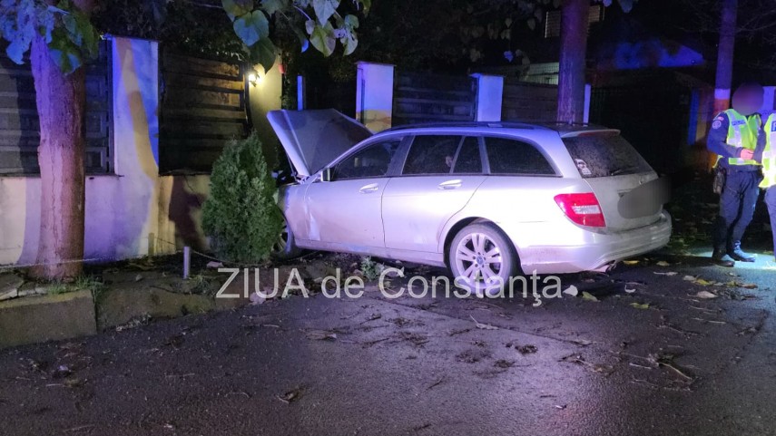 foto video pompierii din constanta in alerta dupa un accident produs in valu lui traian un barbat a ajuns foto video pompierii din constanta in alerta dupa un accident produs in valu lui traian un barbat a ajuns