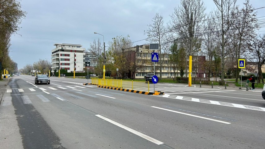 foto primaria constanta un nou scuar median a fost amenajat la trecerea de pietoni situata pe bulevardul foto primaria constanta un nou scuar median a fost amenajat la trecerea de pietoni situata pe bulevardul