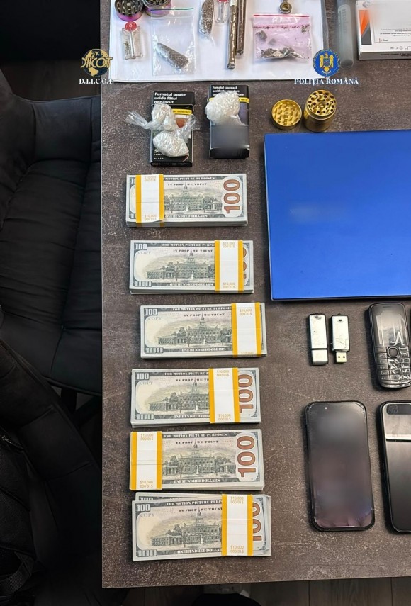 foto perchezitii de amploare intr un dosar de trafic de droguri si spalare de bani descinderi si la doua foto perchezitii de amploare intr un dosar de trafic de droguri si spalare de bani descinderi si la doua