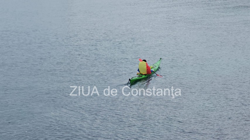foto video canoisti pe mare de ziua nationala a romaniei un omagiu inedit adus romaniei la constanta foto video canoisti pe mare de ziua nationala a romaniei un omagiu inedit adus romaniei la constanta