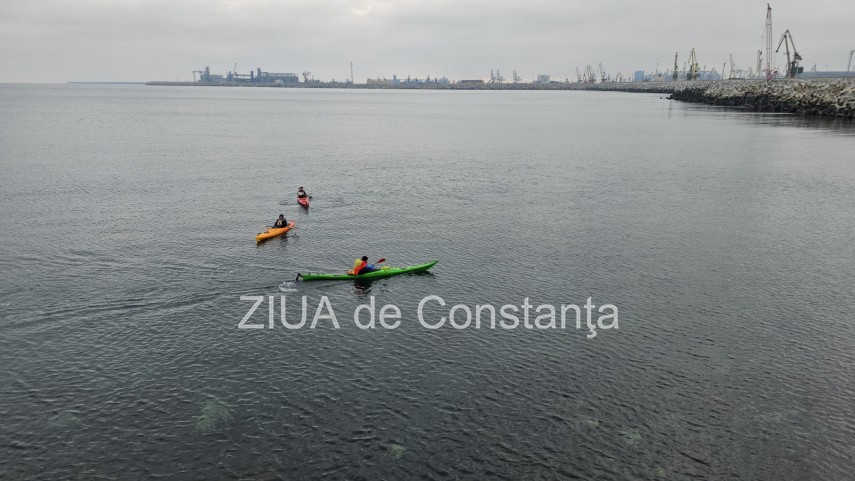 foto video canoisti pe mare de ziua nationala a romaniei un omagiu inedit adus romaniei la constanta foto video canoisti pe mare de ziua nationala a romaniei un omagiu inedit adus romaniei la constanta