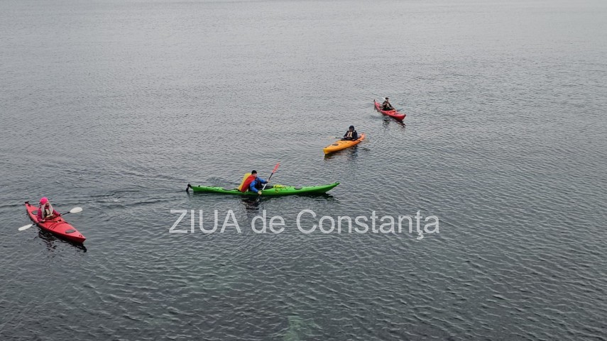 foto video canoisti pe mare de ziua nationala a romaniei un omagiu inedit adus romaniei la constanta foto video canoisti pe mare de ziua nationala a romaniei un omagiu inedit adus romaniei la constanta