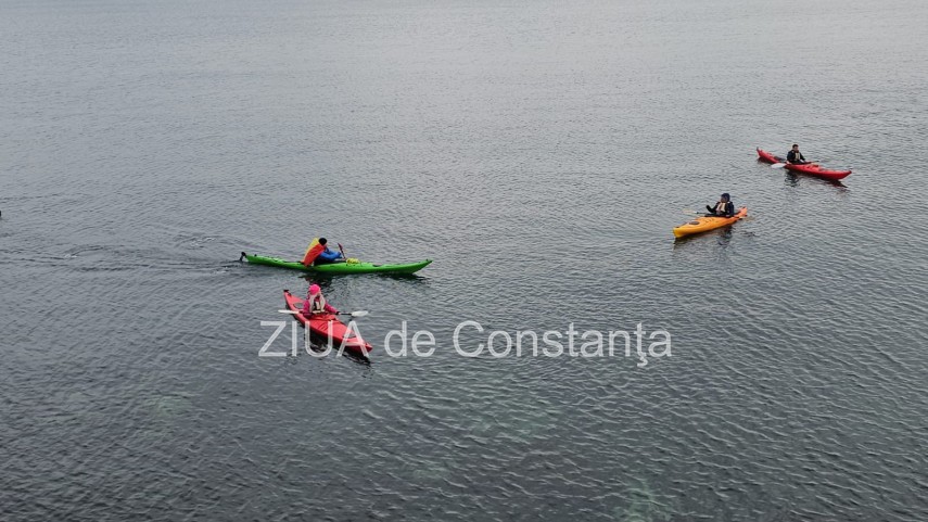 foto video canoisti pe mare de ziua nationala a romaniei un omagiu inedit adus romaniei la constanta foto video canoisti pe mare de ziua nationala a romaniei un omagiu inedit adus romaniei la constanta