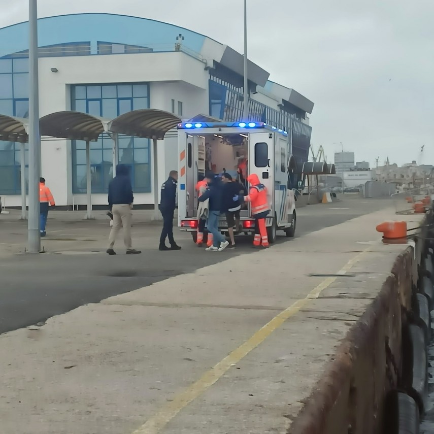 interventie de urgenta pe marea neagra un marinar de la bordul navei mehmet unlu sub pavilion liberia interventie de urgenta pe marea neagra un marinar de la bordul navei mehmet unlu sub pavilion liberia