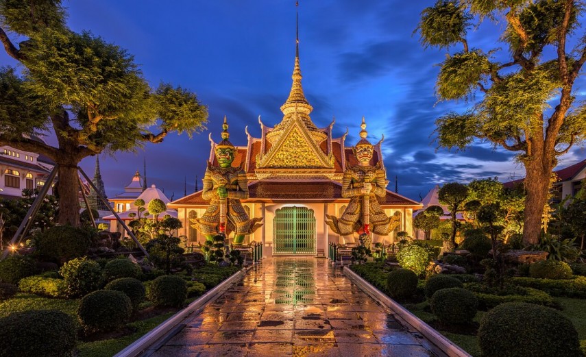 Templul Wat Arun, Sursa foto: Wikipedia