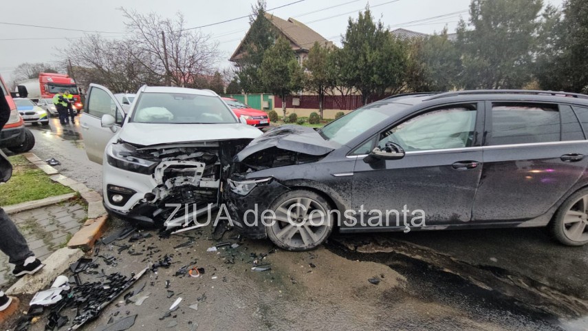 judetul constanta trei autoturisme implicate intr un accident in localitatea lumina primele informatii judetul constanta trei autoturisme implicate intr un accident in localitatea lumina primele informatii