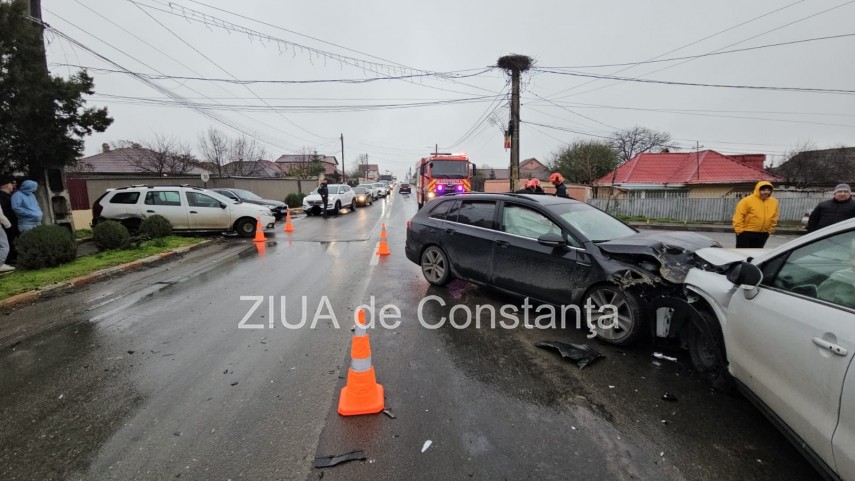 judetul constanta trei autoturisme implicate intr un accident in localitatea lumina primele informatii judetul constanta trei autoturisme implicate intr un accident in localitatea lumina primele informatii