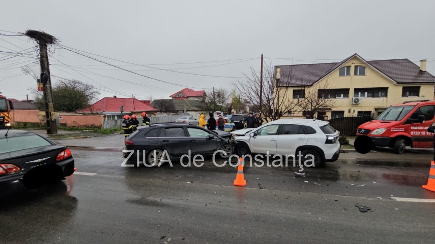 judetul constanta trei autoturisme implicate intr un accident in localitatea lumina primele informatii judetul constanta trei autoturisme implicate intr un accident in localitatea lumina primele informatii