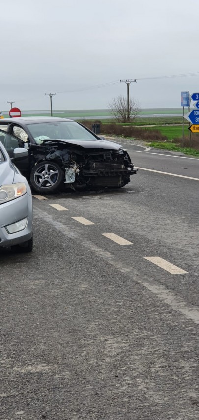 pompierii isu constanta intervin la un accident pe dc63 la intersectia cu dn2a in tepes voda 920214 pompierii isu constanta intervin la un accident pe dc63 la intersectia cu dn2a in tepes voda 920214