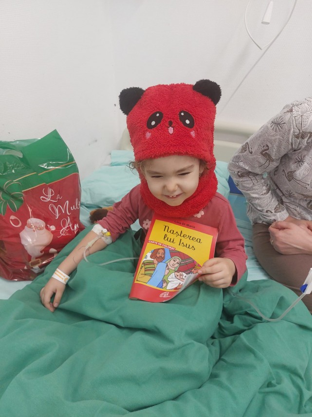 foto asociatia suflete deschise duce mos nicolae si bucurie copiilor internati in spitalele din constanta foto asociatia suflete deschise duce mos nicolae si bucurie copiilor internati in spitalele din constanta