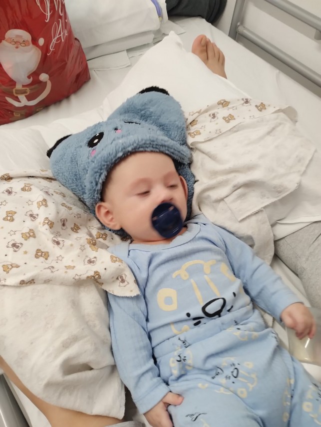 foto asociatia suflete deschise duce mos nicolae si bucurie copiilor internati in spitalele din constanta foto asociatia suflete deschise duce mos nicolae si bucurie copiilor internati in spitalele din constanta