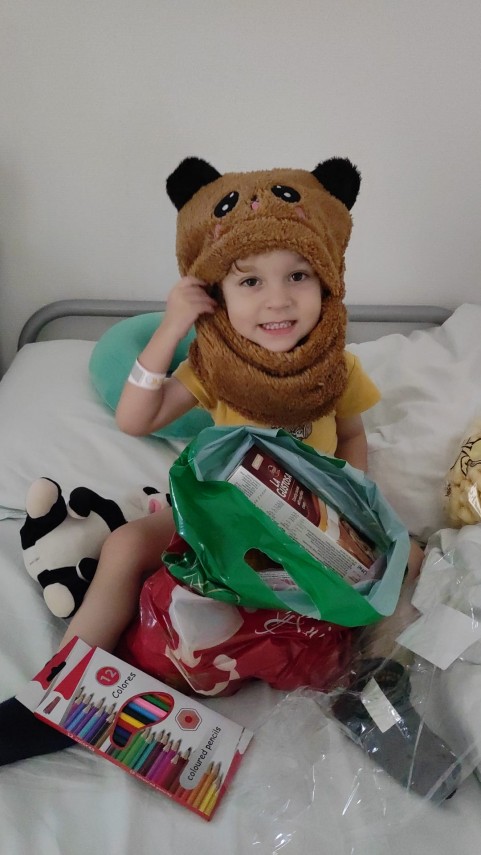 foto asociatia suflete deschise duce mos nicolae si bucurie copiilor internati in spitalele din constanta foto asociatia suflete deschise duce mos nicolae si bucurie copiilor internati in spitalele din constanta