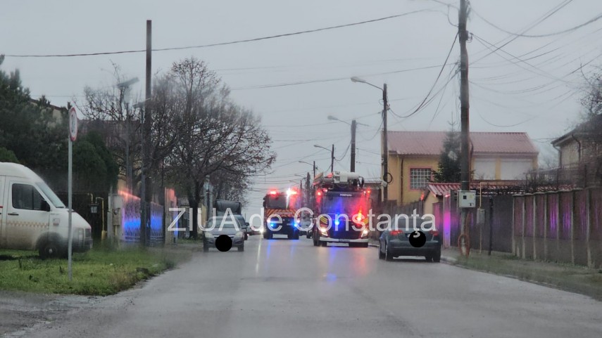 incendiu la o locuinta din constanta pompierii intervin pe strada popa farcas 920210 incendiu la o locuinta din constanta pompierii intervin pe strada popa farcas 920210