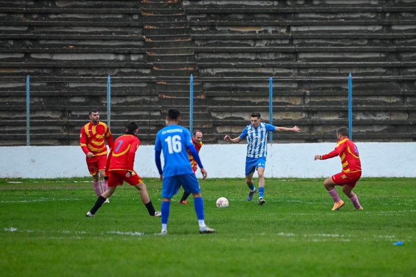 lider in seria vest cs medgidia singura echipa din liga a 5 a constanta cu punctaj maxim la finele anului lider in seria vest cs medgidia singura echipa din liga a 5 a constanta cu punctaj maxim la finele anului