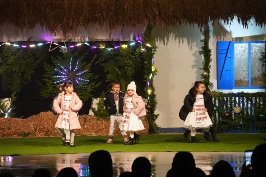 foto targul de craciun din cumpana a continuat cu o seara plina de lumina si emotie 920339 foto targul de craciun din cumpana a continuat cu o seara plina de lumina si emotie 920339