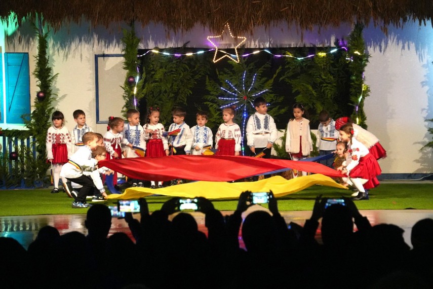 foto targul de craciun din cumpana a continuat cu o seara plina de lumina si emotie 920339 foto targul de craciun din cumpana a continuat cu o seara plina de lumina si emotie 920339