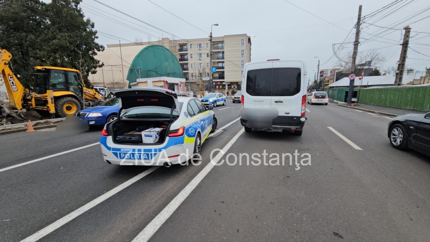 constanta accident pe strada dezrobirii coliziune intre o remorca si un autoturism trei persoane implicate constanta accident pe strada dezrobirii coliziune intre o remorca si un autoturism trei persoane implicate