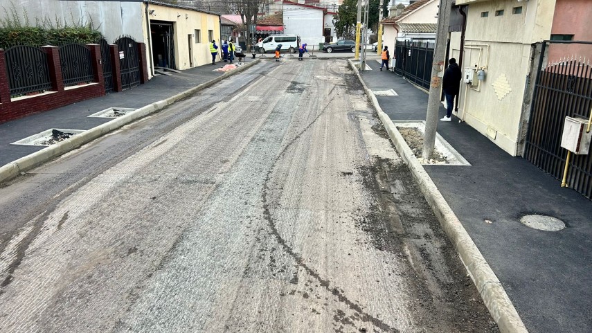 foto stiri constanta atentie soferi se asfalteaza strada steagului din cartierul coiciu 920460 foto stiri constanta atentie soferi se asfalteaza strada steagului din cartierul coiciu 920460
