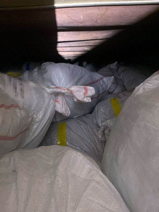 judetul constanta captura de amploare la frontiera cu bulgaria 13 tone de materiale textile susceptibile judetul constanta captura de amploare la frontiera cu bulgaria 13 tone de materiale textile susceptibile