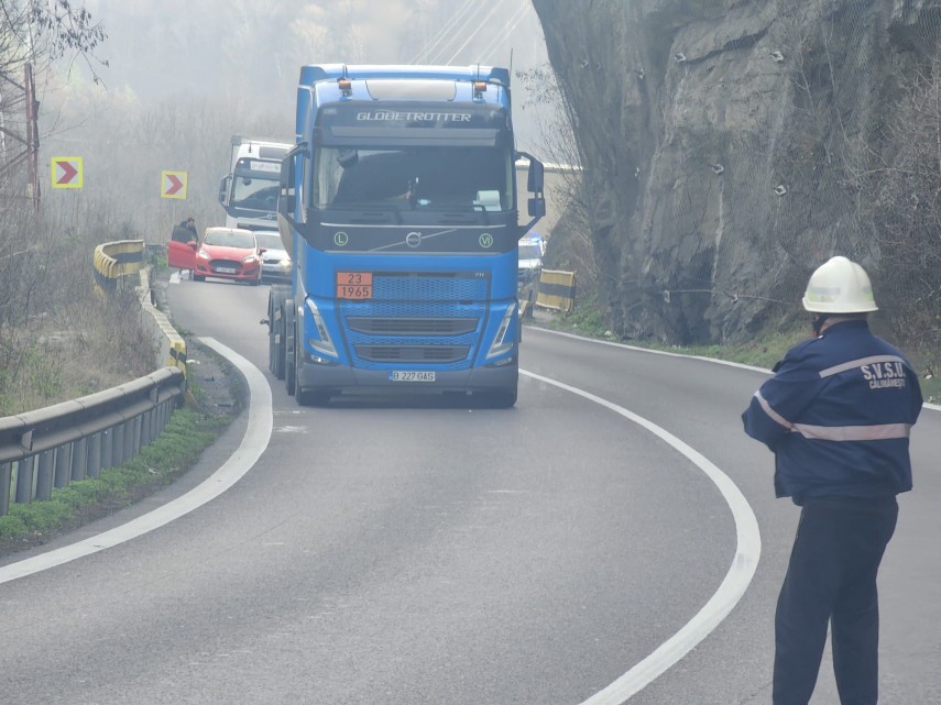 foto scapari de gaze dintr o cisterna pe valea oltului mesaj ro alert 920538 foto scapari de gaze dintr o cisterna pe valea oltului mesaj ro alert 920538