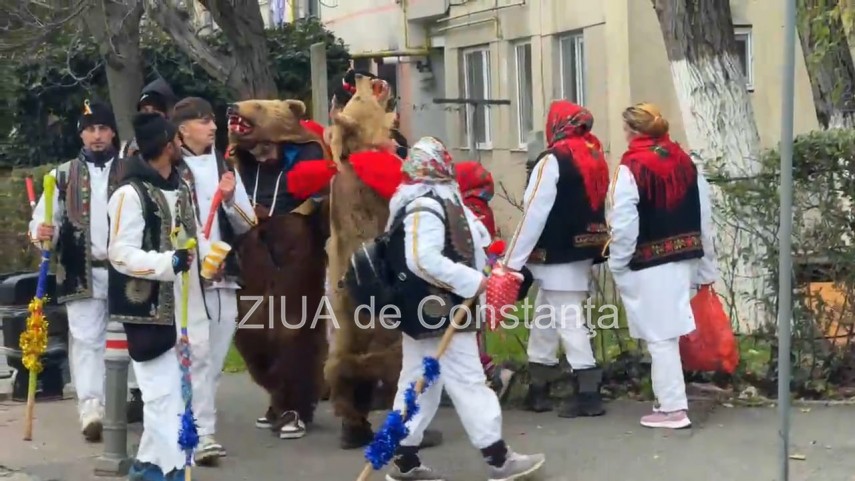 foto video au venit colindatorii in constanta grup de tineri pe strazile orasului 920530 foto video au venit colindatorii in constanta grup de tineri pe strazile orasului 920530