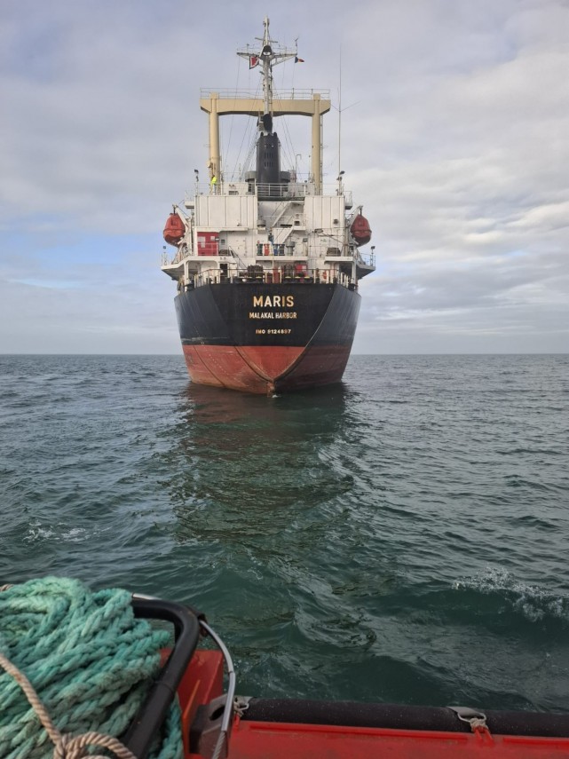 interventie de urgenta pe mare un marinar aflat la bordul unei navei stationate in apropierea radei portului interventie de urgenta pe mare un marinar aflat la bordul unei navei stationate in apropierea radei portului