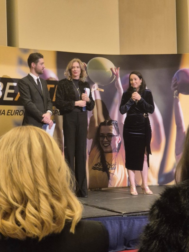 gimnasta sabrina maneca voinea de la csm constanta premiu la gala beactive patru nominalizari pentru gimnasta sabrina maneca voinea de la csm constanta premiu la gala beactive patru nominalizari pentru