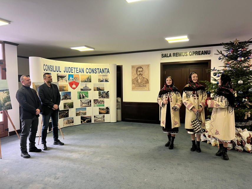 foto tinere talente au adus spiritul sarbatorilor la consiliul judetean constanta 920888 foto tinere talente au adus spiritul sarbatorilor la consiliul judetean constanta 920888