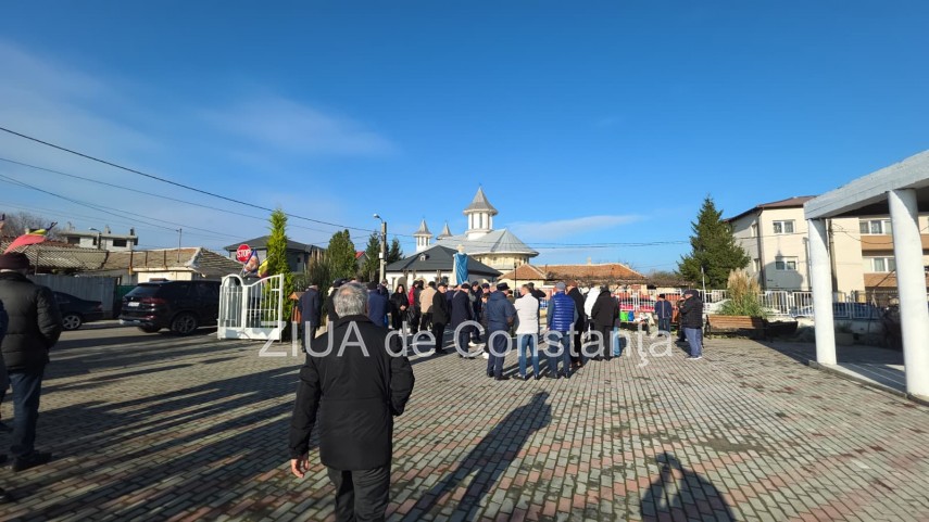 foto video monument aniversar ridicat la palazu mare pentru a marca 100 de ani de la venirea aromanilor foto video monument aniversar ridicat la palazu mare pentru a marca 100 de ani de la venirea aromanilor