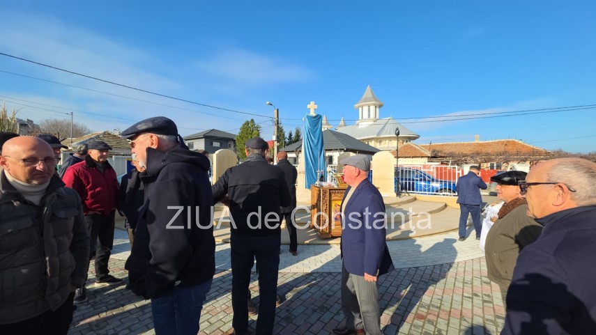 foto video monument aniversar ridicat la palazu mare pentru a marca 100 de ani de la venirea aromanilor foto video monument aniversar ridicat la palazu mare pentru a marca 100 de ani de la venirea aromanilor