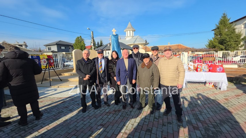foto video monument aniversar ridicat la palazu mare pentru a marca 100 de ani de la venirea aromanilor foto video monument aniversar ridicat la palazu mare pentru a marca 100 de ani de la venirea aromanilor