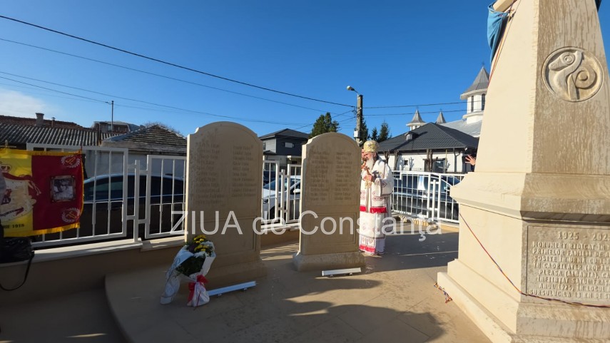 foto video monument aniversar ridicat la palazu mare pentru a marca 100 de ani de la venirea aromanilor foto video monument aniversar ridicat la palazu mare pentru a marca 100 de ani de la venirea aromanilor