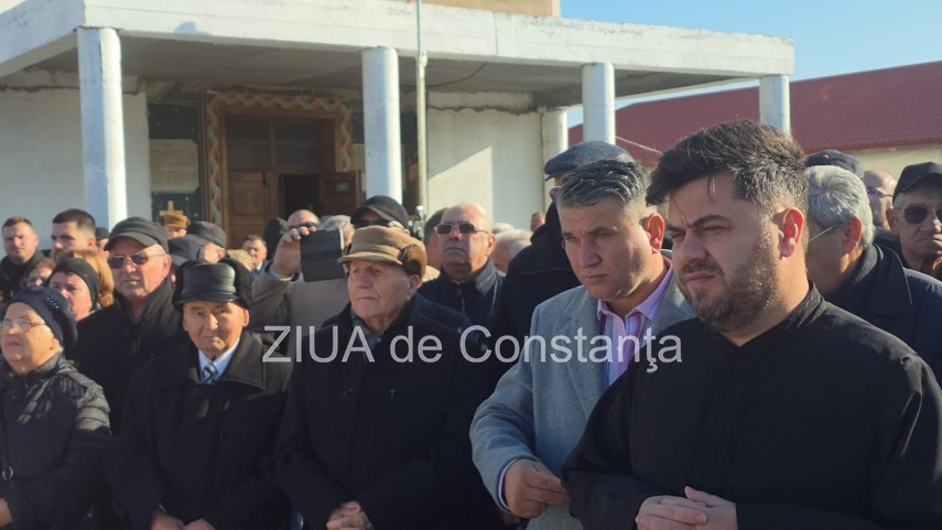 foto video monument aniversar ridicat la palazu mare pentru a marca 100 de ani de la venirea aromanilor foto video monument aniversar ridicat la palazu mare pentru a marca 100 de ani de la venirea aromanilor