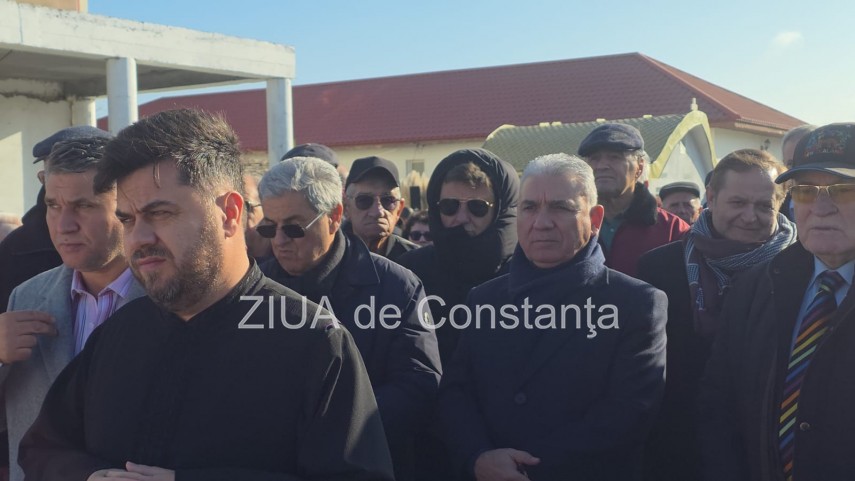 foto video monument aniversar ridicat la palazu mare pentru a marca 100 de ani de la venirea aromanilor foto video monument aniversar ridicat la palazu mare pentru a marca 100 de ani de la venirea aromanilor