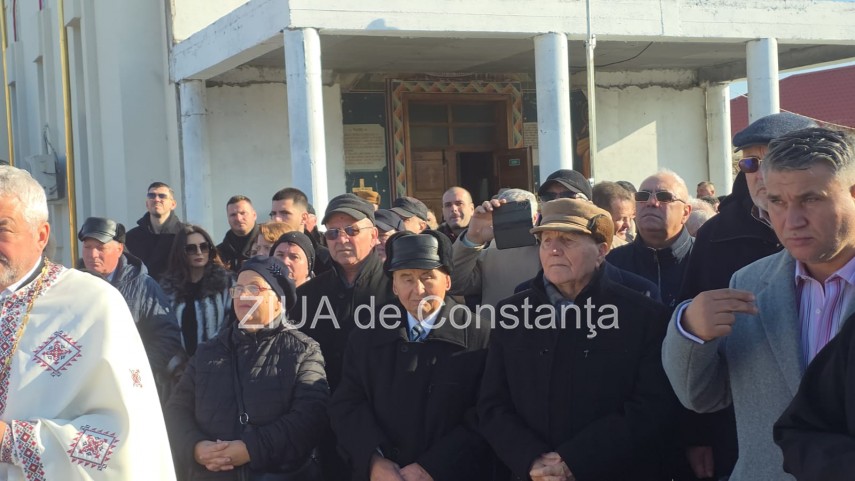 foto video monument aniversar ridicat la palazu mare pentru a marca 100 de ani de la venirea aromanilor foto video monument aniversar ridicat la palazu mare pentru a marca 100 de ani de la venirea aromanilor