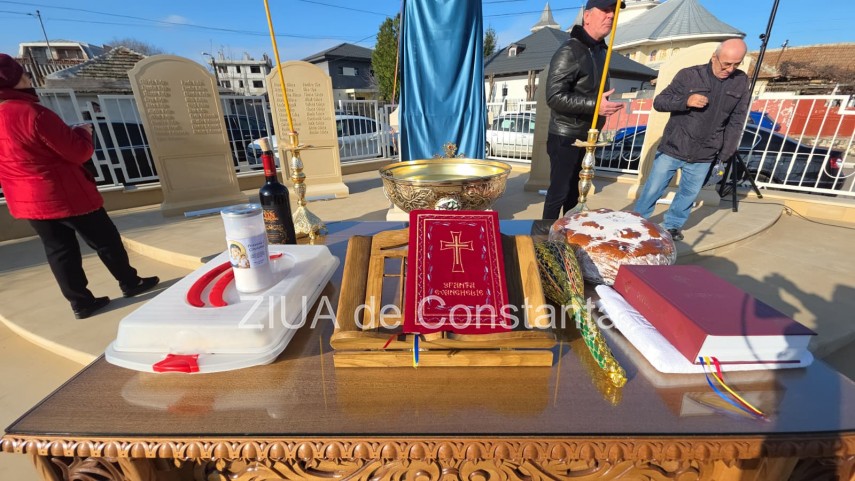 foto video monument aniversar ridicat la palazu mare pentru a marca 100 de ani de la venirea aromanilor foto video monument aniversar ridicat la palazu mare pentru a marca 100 de ani de la venirea aromanilor