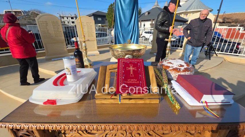 foto video monument aniversar ridicat la palazu mare pentru a marca 100 de ani de la venirea aromanilor foto video monument aniversar ridicat la palazu mare pentru a marca 100 de ani de la venirea aromanilor