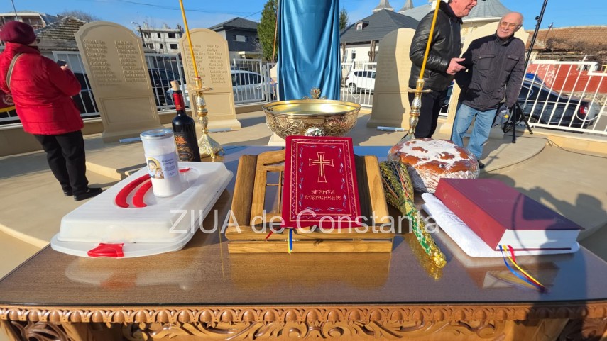 foto video monument aniversar ridicat la palazu mare pentru a marca 100 de ani de la venirea aromanilor foto video monument aniversar ridicat la palazu mare pentru a marca 100 de ani de la venirea aromanilor