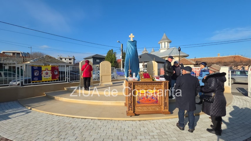 foto video monument aniversar ridicat la palazu mare pentru a marca 100 de ani de la venirea aromanilor foto video monument aniversar ridicat la palazu mare pentru a marca 100 de ani de la venirea aromanilor