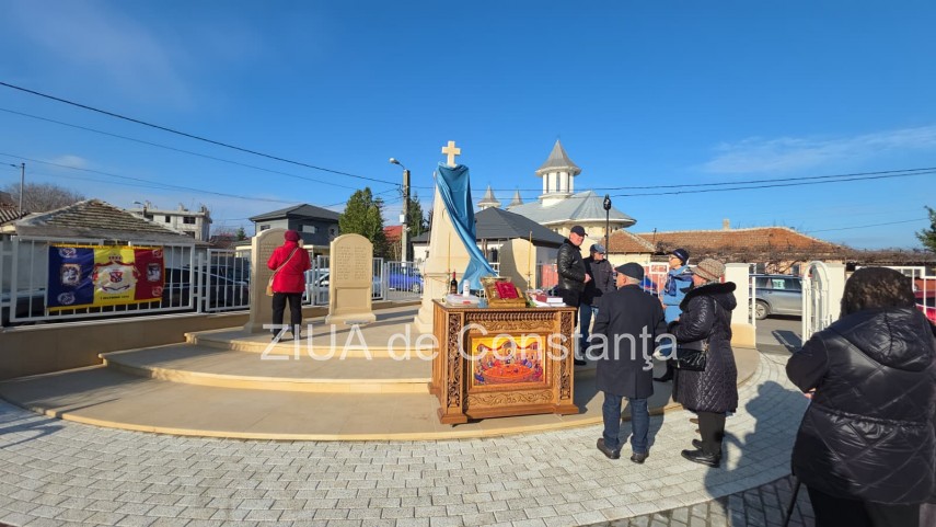 foto video monument aniversar ridicat la palazu mare pentru a marca 100 de ani de la venirea aromanilor foto video monument aniversar ridicat la palazu mare pentru a marca 100 de ani de la venirea aromanilor